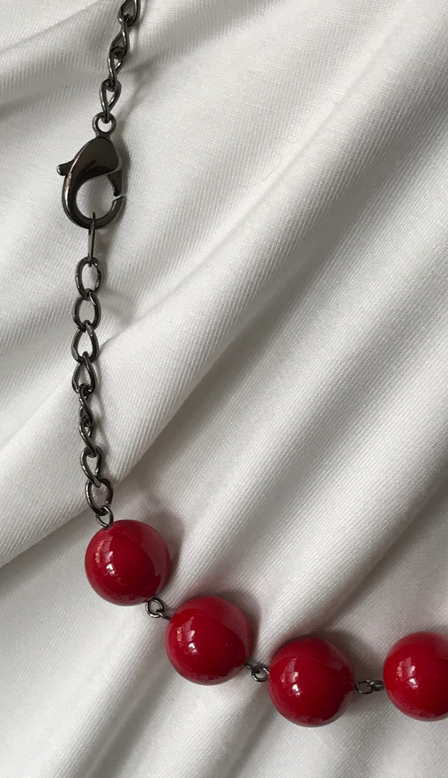 Red Necklace with MOP Shiny beads-2